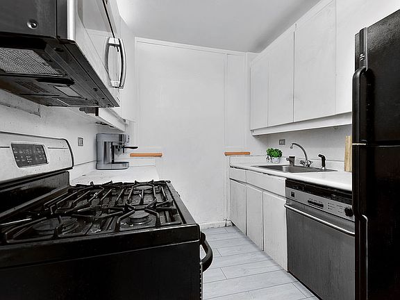 4th image of 630 1st Ave APT 10L