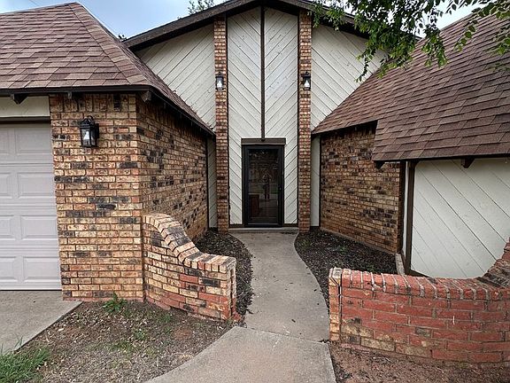 2nd image of 1021 W Yucca Ave