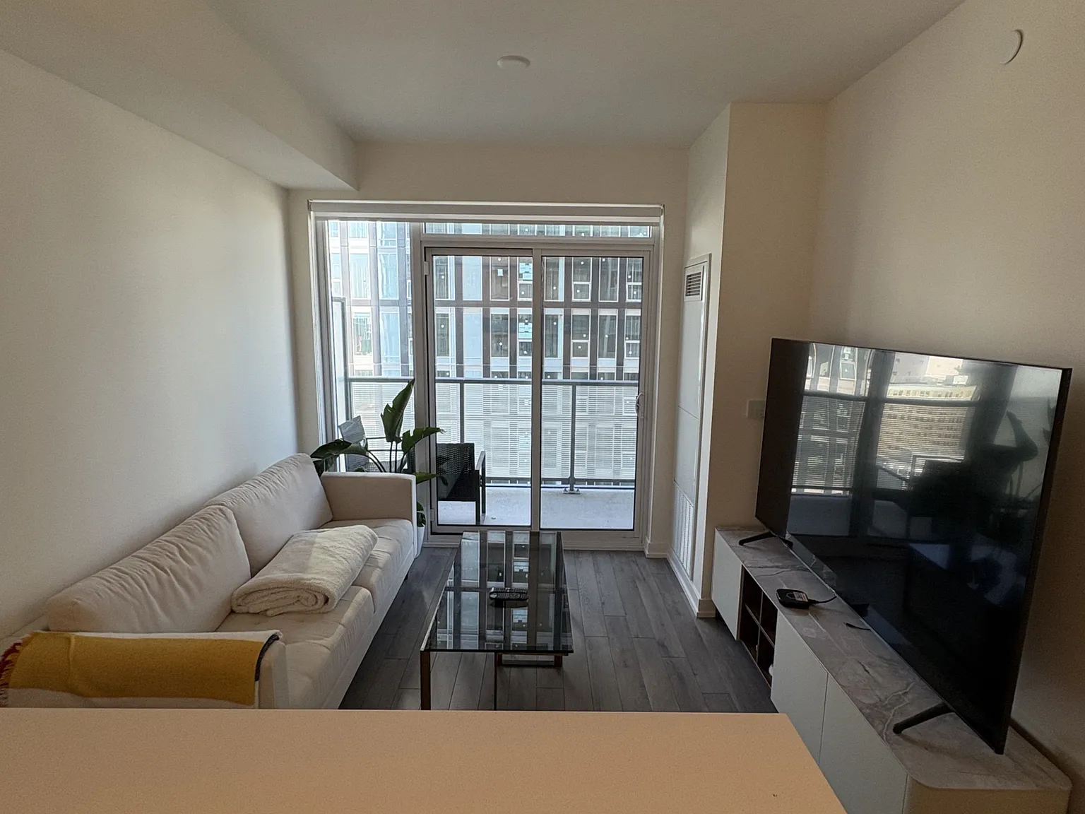 1 bed, $2,500 — Photo 2
