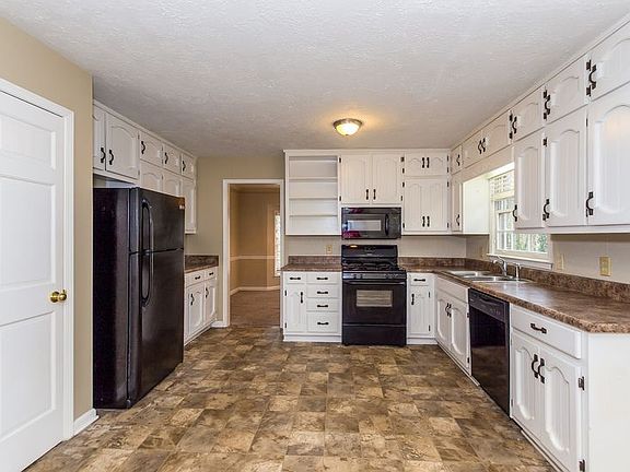 5th image of 3852 Betty Jean Ct