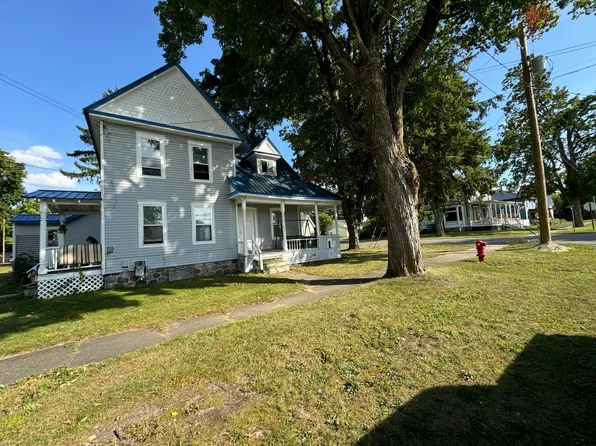 204 White St, Howard City, MI 49329