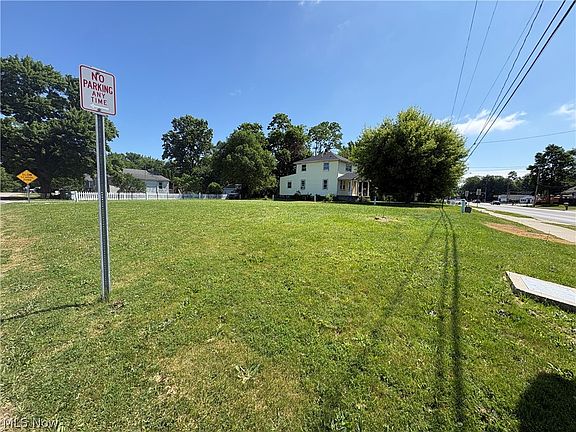 4th image of 2343 N Ridge Rd E
