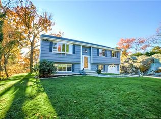 6 Sosse Ct, Norwalk, CT 06851