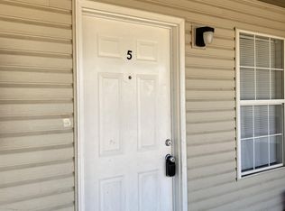 201 S Baggett St #5, Prairie Grove, AR 72753