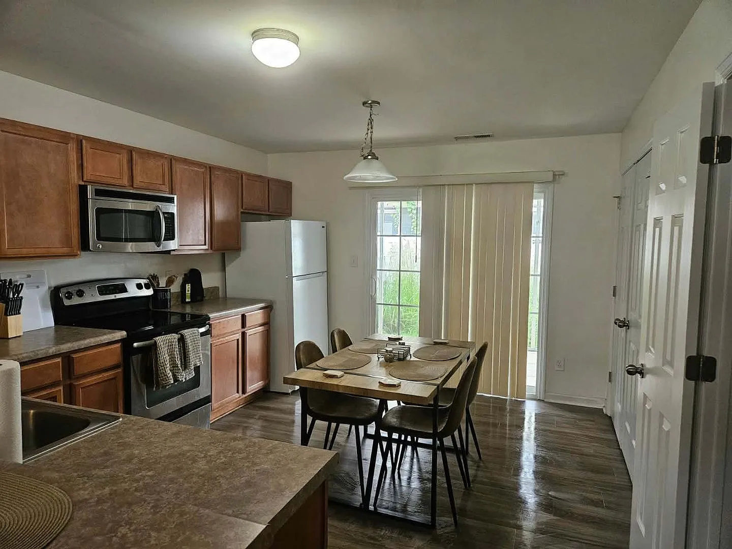 2 Bedroom Townhome Off Of Gum Branch Rd — Photo 3