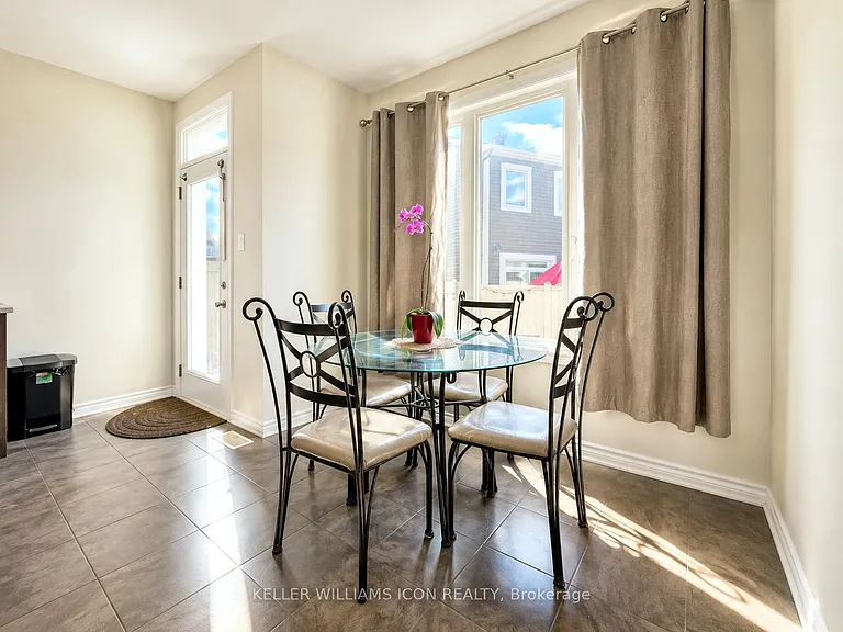 108 Solaris Dr — Photo 6