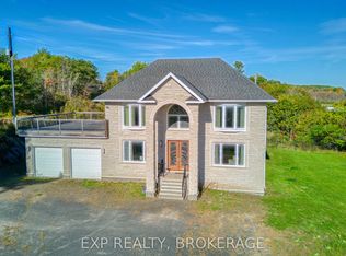 6 Oliver Rd, Addington Highlands, ON K0H1Z0