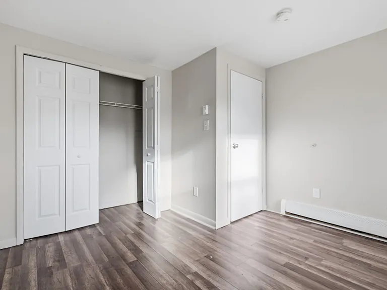 120 Orchard St — Photo 9