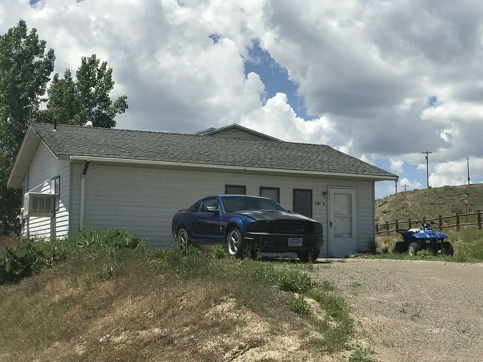 Building Photo 3