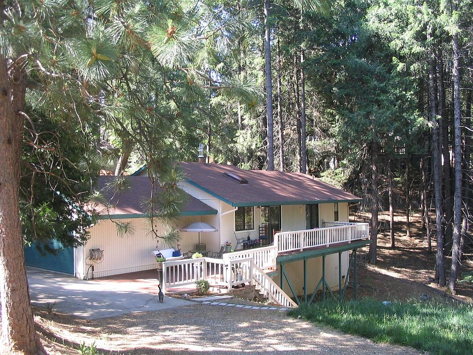 Very nice home in the pines with attached garage
