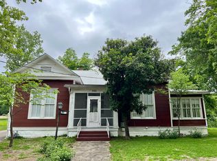 300 E Lincoln St, New Braunfels, TX 78130