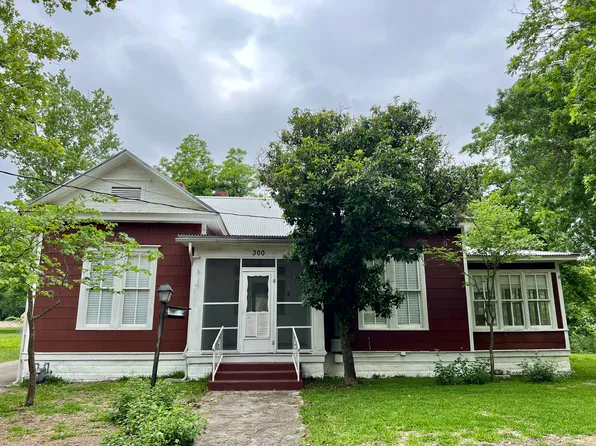 300 E Lincoln St, New Braunfels, TX 78130