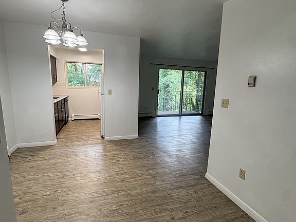 4th image of 624 Garrison Rd APT D-1