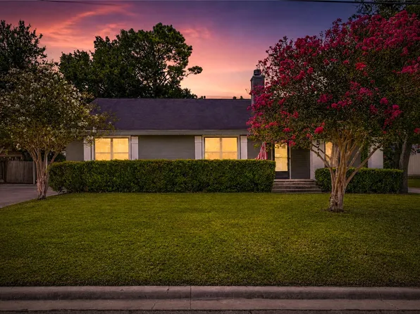 511 W Valverde St, Brenham, TX 77833
