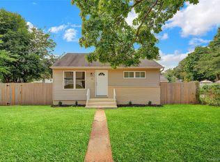 53 Saint Peters Dr, Brentwood, NY 11717