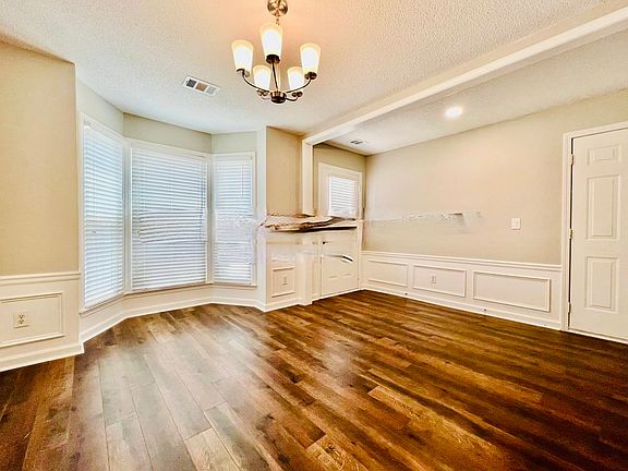 5th image of 3861 Village Main St #3860