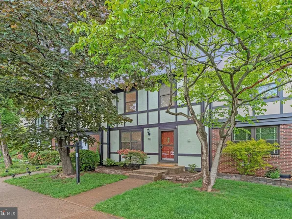 265 Chelmsford Ct, Sterling, VA 20165