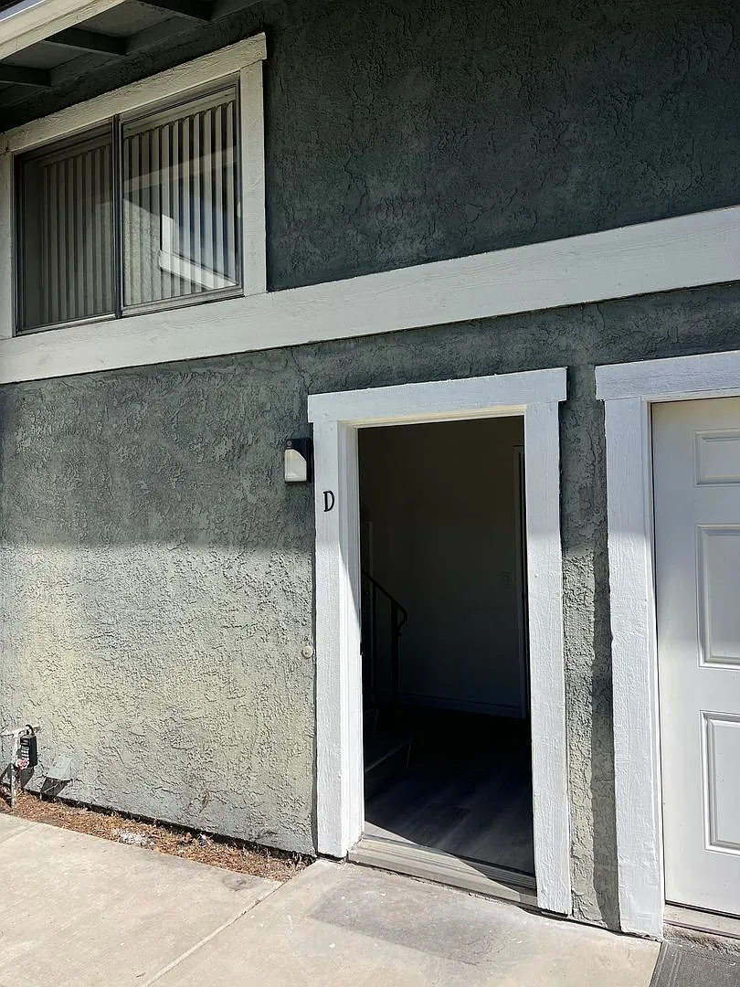 2076 — Photo 3