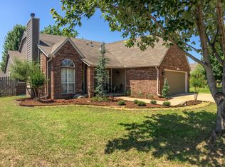 1013 W Pittsburg Pl, Broken Arrow, OK 74012