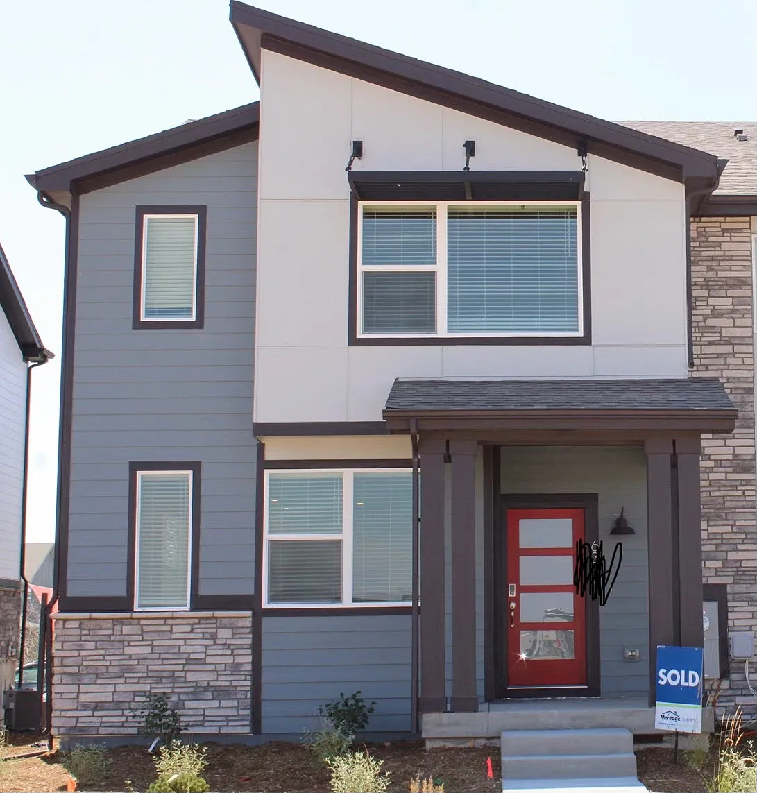 3 bed, 2.5 bath, 1900 sqft, $3,200 — Photo 1