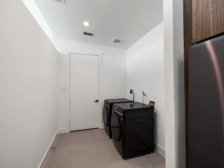1502 Primrose St — Photo 16