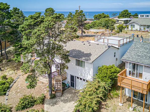2901 NW Bayshore Loop, Waldport, OR 97394