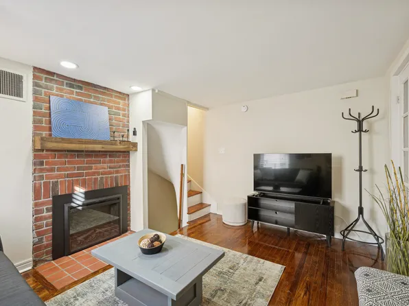 255R Fulton St, Philadelphia, PA 19147