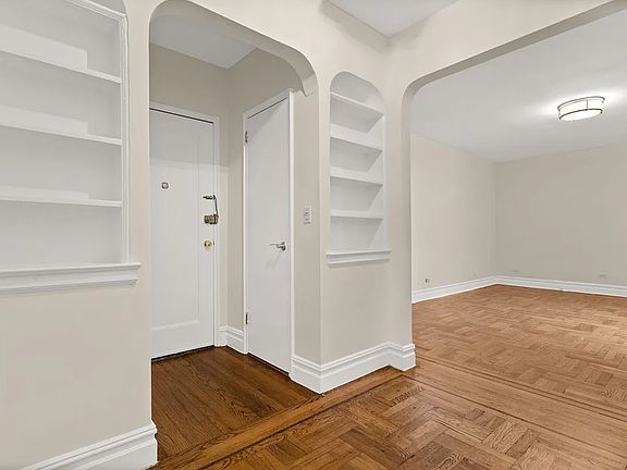 4th image of 110 Bennett Ave APT 4A