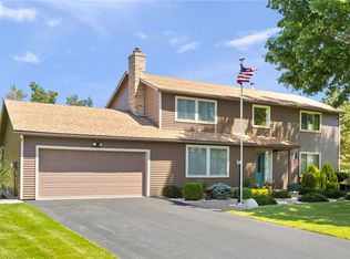 34 Northampton Cir, Rochester, NY 14612