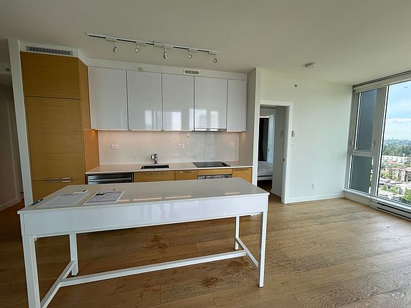 4th image of 13438 Central Ave #2406