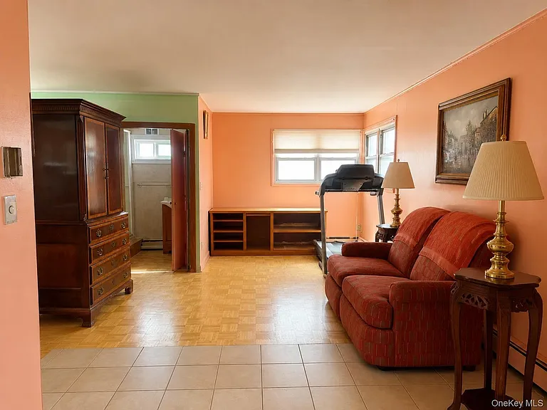 440 E Park Ave — Photo 5
