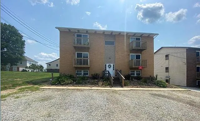105 Wildwood Dr #1