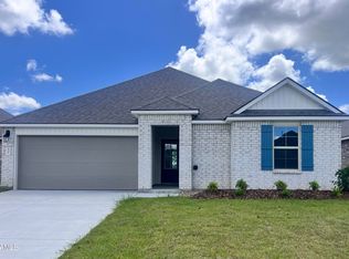 121 Cottage Cove Dr, Maurice, LA 70555