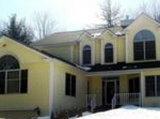 22 Hampshire Hills Dr, Bow, NH 03304