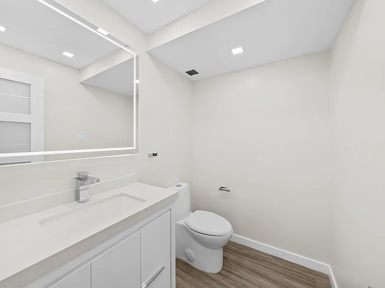 16740 NE 9th Ave #405 — Photo 17