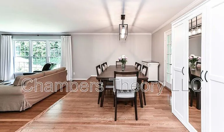 1427 Claves Ct — Photo 8