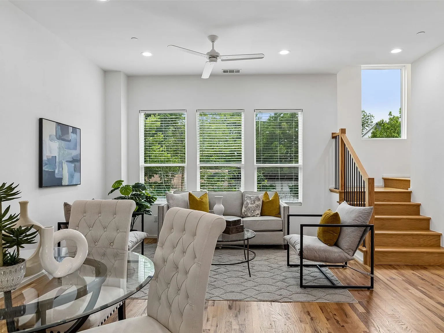 2 bed, 2.5 bath, 1297 sqft, $2,995 — Photo 2