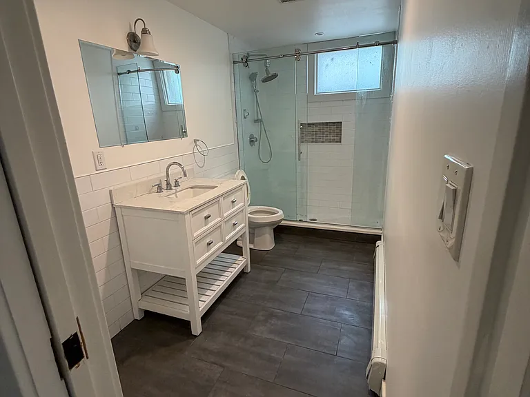3 Rossmore Ave #3 — Photo 8