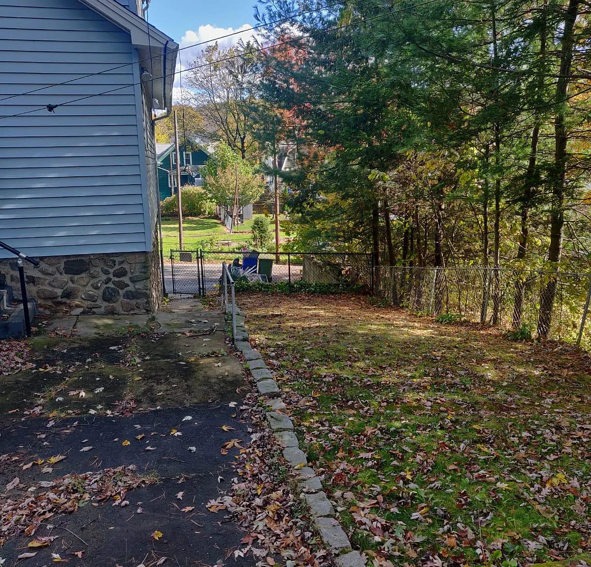 4 bed, 1309 sqft, $1,975 — Photo 2