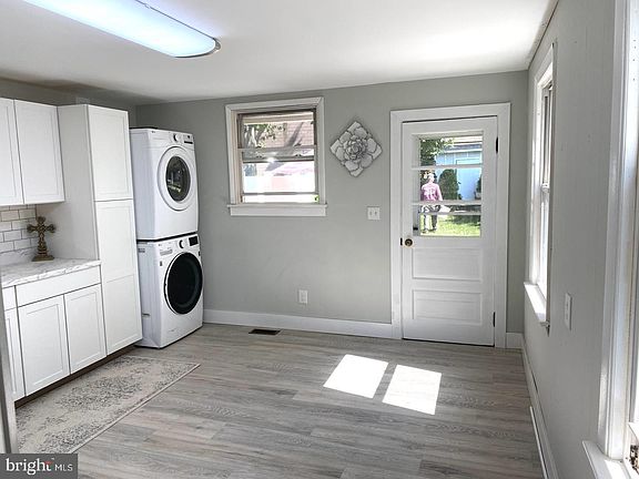 3rd image of 48 Elizabeth St