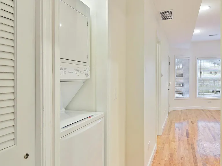 2741 W Fullerton Ave #1 — Photo 10