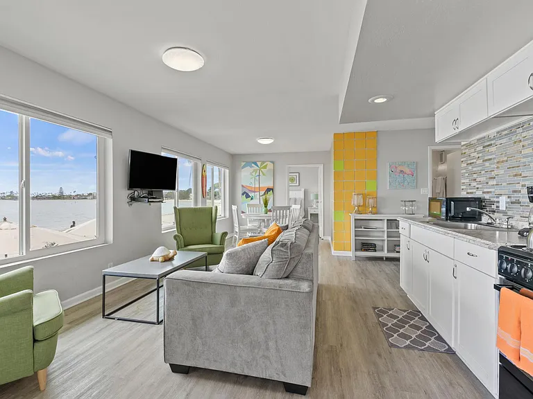 3810 Riviera Dr #1 — Photo 1