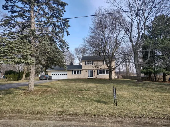 9556 E Gullway St, Richland, MI 49083