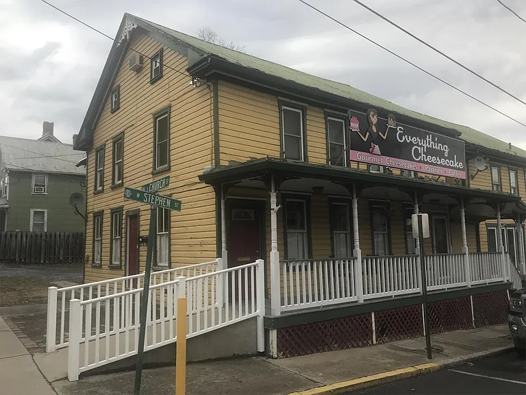 334 S Church St #B — Photo 6