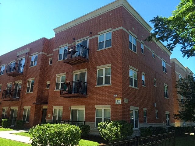 1st image of 2833 N Natoma Ave Unit 203