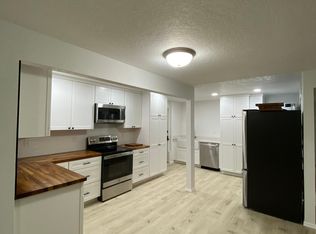 1321 W 9th St, Port Angeles, WA 98363