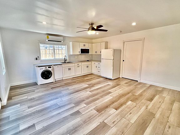 2nd image of 24207 1/2 Victory Blvd