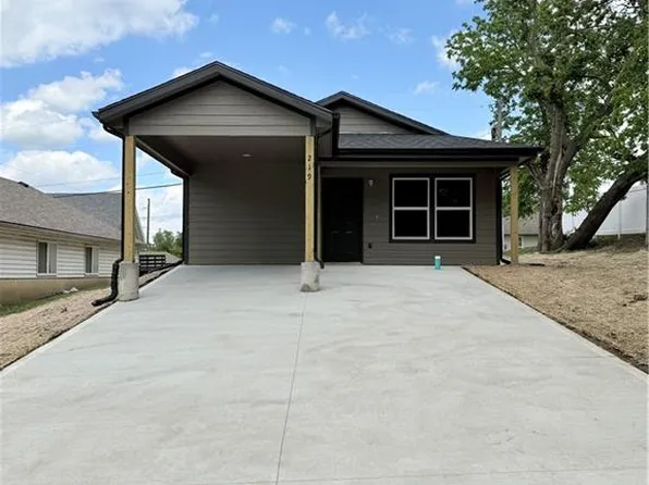 219 Ming St, Warrensburg, MO 64093