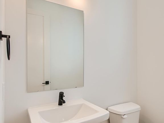 3rd image of 410 Serenity Ln