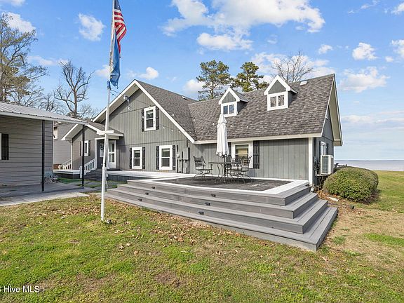 3rd image of 598 Ellis Cove Road